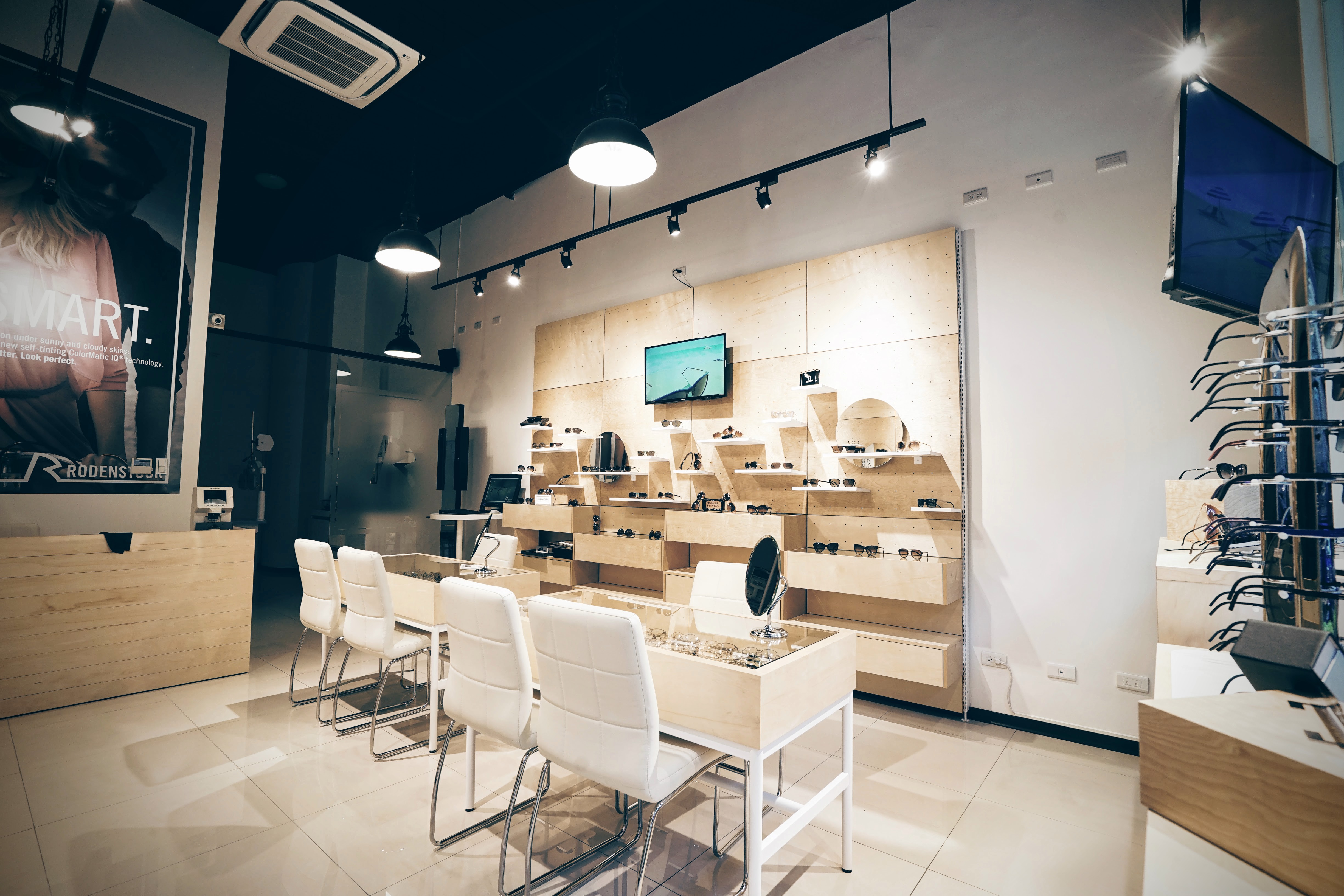 眼鏡零售空間的展示設備與陳列情境
